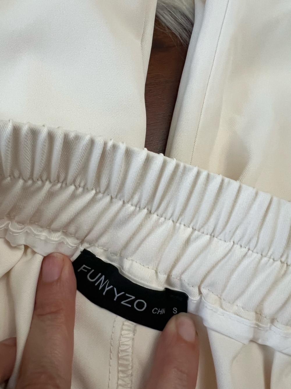 FUNYYZO Cream Wide Leg Pleated Work Pants Small NWOT Elastic Back - Picture 4 of 5